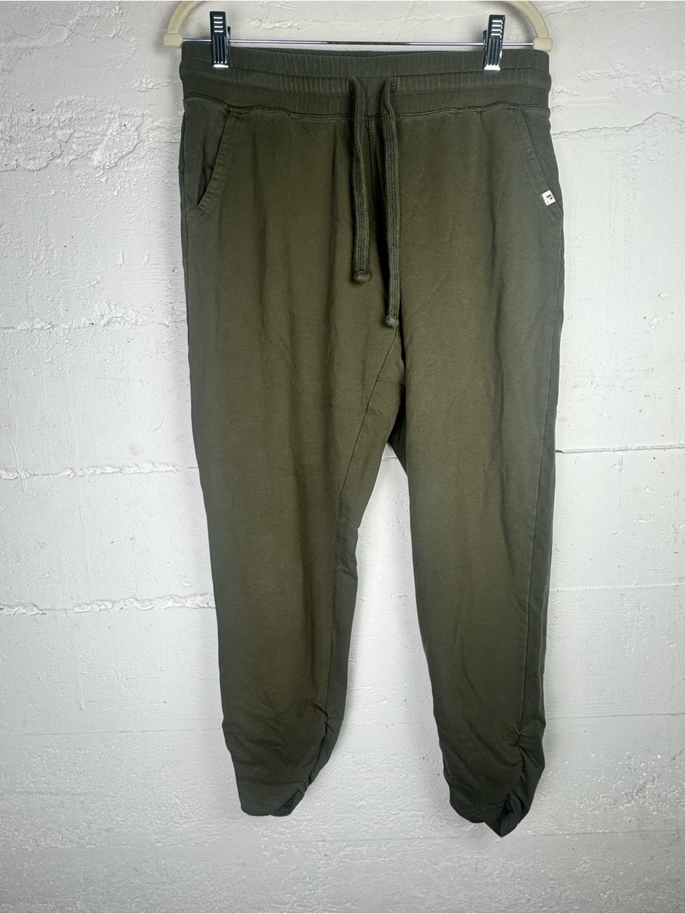 Pact Women's Olive Drawstring Joggers Rouched Crop Lounge Ankle Pants M